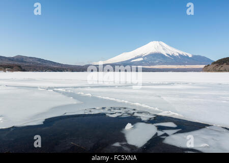 Le Mont Fuji et le lac Yamanaka Banque D'Images