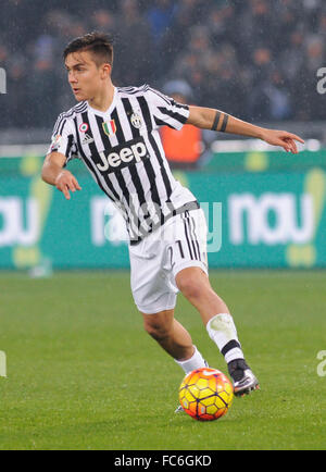 Stade Olimpico, Rome, Italie. 20 Jan, 2016. Coupe d'Italie de football. SS Lazio contre la Juventus de quart de finale. Dybala en action : Action Crédit Plus Sport/Alamy Live News Banque D'Images