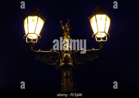 Colonne de la victoire à Berlin dans la nuit Banque D'Images