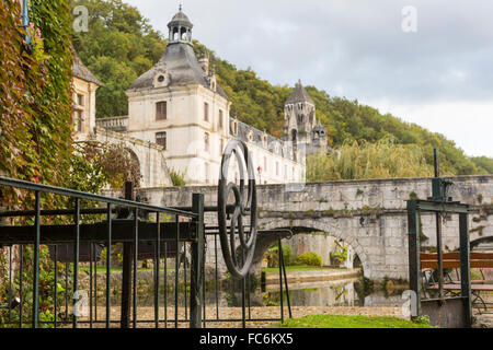 Abbey et mill, Brantome, vallée de la Loire, France Banque D'Images