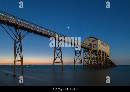 Station de sauvetage Selsey, à l'aube Banque D'Images