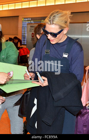 Tokyo, Japon. Le 20 janvier, 2016. L'actrice Cate Blanchett est perçu à l'arrivée à l'Aéroport International de Tokyo à Tokyo, Japon, le 20 janvier 2016 : dpa Crédit photo alliance/Alamy Live News Banque D'Images