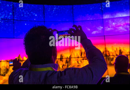 Mur vidéo 3D LG au stand au CES à Las Vegas Banque D'Images