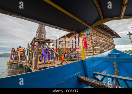 La source du Nil au point où il quitte le lac Victroia. Près de Jinja, Ouganda, Afrique du Sud Banque D'Images