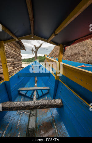 La source du Nil au point où il quitte le lac Victroia. Près de Jinja, Ouganda, Afrique du Sud Banque D'Images