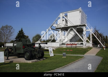 Pegasus Bridge original construit en 1934 et maintenant au Mémorial Pegasus, musée, Normandie, France, Europe Banque D'Images