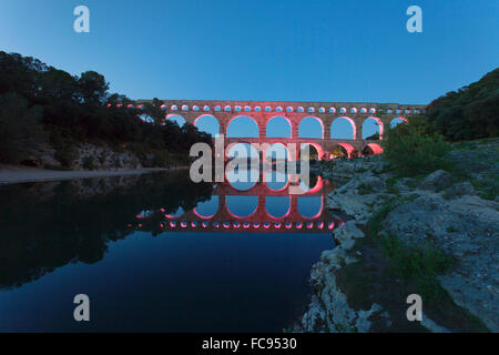 Pont du Gard, aqueduc romain, Site du patrimoine mondial de l'UNESCO, rivière Gard, Languedoc-Roussillon, France du Sud, France, Europe Banque D'Images