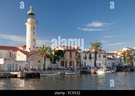 Phare au port, Petit Camargue, Le-Grau-du-Roi, Gard, Languedoc-Roussillon, département du sud de la France, France, Europe Banque D'Images