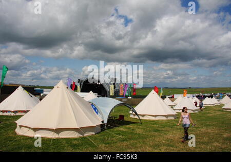 Le Glamping domaine à l'Y PAS music festival, Derbyshire qui fournit des installations de camping de luxe aux festivaliers, England UK Banque D'Images