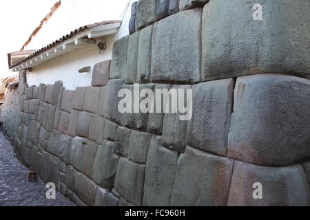 Mur de chambre composé d'une partie de l'artisanat et de l'Inca, de fabrication espagnole partie Cuzco, Pérou, Amérique du Sud Banque D'Images