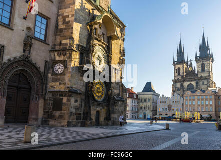 L'horloge astronomique et l'ancienne Mairie, Place de la vieille ville, l'UNESCO, Prague, République Tchèque Banque D'Images