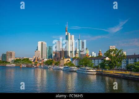 Ville d'horizon de l'autre main, Frankfurt am Main, Hesse, Germany, Europe Banque D'Images