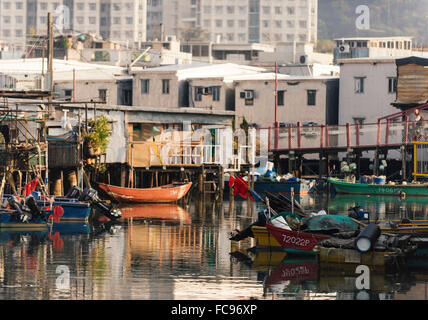 La scène du Canal, village de pêcheurs Tai O, Lantau Island, Hong Kong, Chine, Asie Banque D'Images