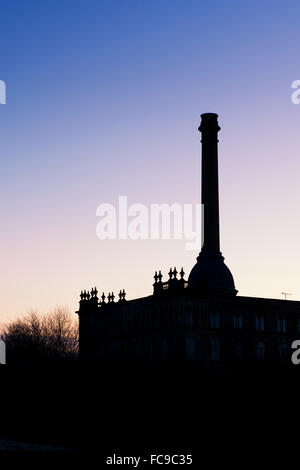 L'aube d'ossature à Bliss Tweed Mill. Chipping Norton, Oxfordshire, Angleterre Banque D'Images