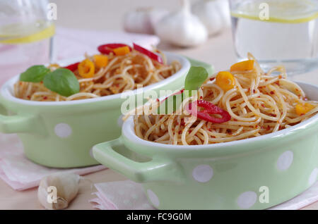 Spaghetti Aglio e olio e peperoncino Banque D'Images