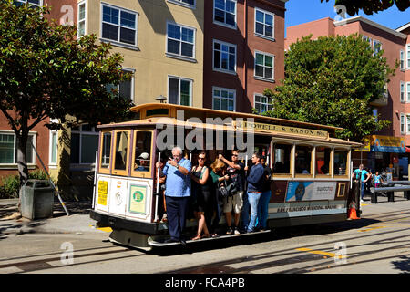 Téléphérique de Powell & Mason près de terminus à Fisherman's Wharf, San Francisco, California, USA Banque D'Images