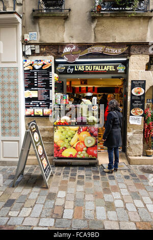 Tchik Tchak, juifs, Fallafel Kosher restaurant du Moyen-Orient, le quartier juif, Le Marais, Paris, France. Banque D'Images