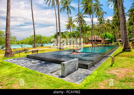 Hôtel avec piscine dans la baie de Thian OG ; île de Koh Tao ; province de Surat Thani ; Golfe de thaïlande ; mer de Chine méridionale Banque D'Images