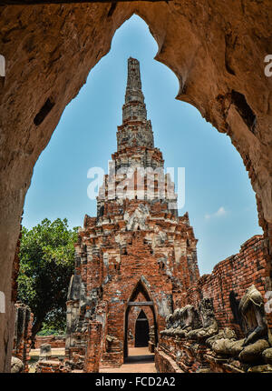 Dans le Wat Chaiwatthanaram Chedi - Ayutthaya, Thaïlande Banque D'Images