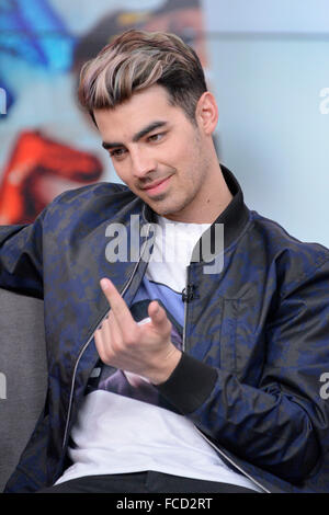 Toronto, Canada. 21 janvier 2016. Joe Jonas et artiste band DNCE apparition sur les ondes de CTV le talk show de jour social. Credit : EXImages/Alamy Live News Banque D'Images