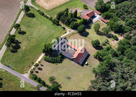Pays-bas, Bergen, en forme de carré, ferme typique de la région dans l'ancien temps. Aerial Banque D'Images