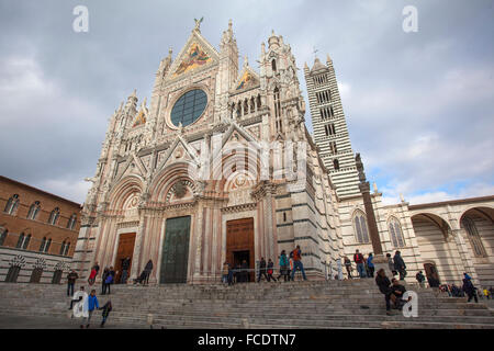 Cathédrale métropolitaine de Saint Marie de l'Assomption. Sienne, Toscane. L'Italie. Banque D'Images