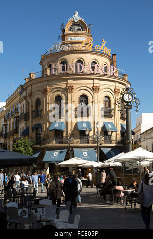 El Gallo Azul rotunda café bâtiment construit en 1929, l'eau-publicité Fundador Jerez de la Frontera, Espagne Banque D'Images