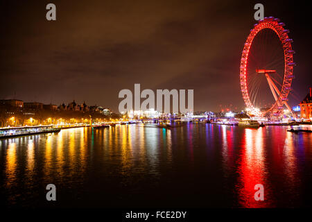 Célèbre grande roue London Eye de nuit Banque D'Images