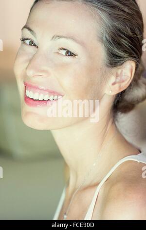 Femme souriante Banque D'Images