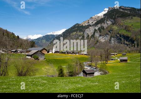 Village de montagne de l'Orme, Site du patrimoine mondial de l'Haut lieu tectonique suisse Sardona, canton de Glaris, Suisse Banque D'Images