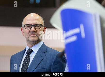 Belgique, Bruxelles : Pierre Moscovici, Commissaire européen aux affaires économiques et financières, fiscalité et douanes (2015/01/20) Banque D'Images