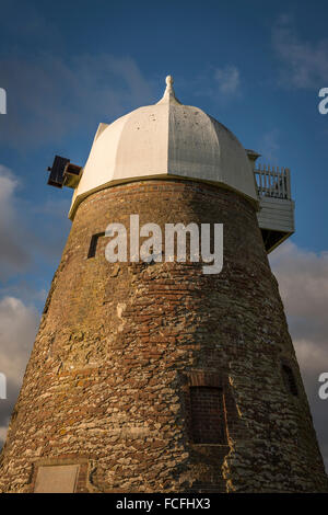 Moulin à vent du 18ème siècle sur Halnaker Hill près de Chichester, West Sussex, UK Banque D'Images