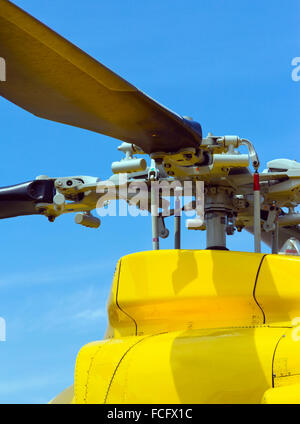 Close-up d'un hélicoptère jaune Banque D'Images