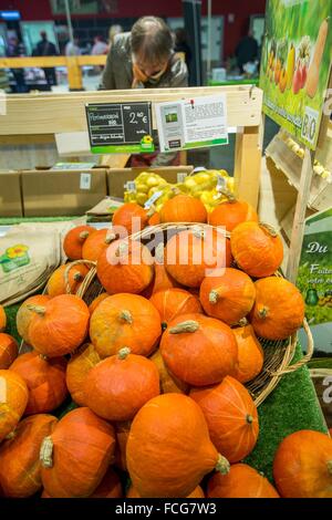 BIENVENUE À LA FERME, PRODUITS DE LA FERME ET LES ALIMENTS PRÉPARÉS de façon traditionnelle, CAEN, (14) Calvados, Normandie, France Banque D'Images