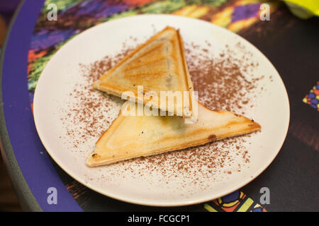 Creme Egg Toastie, Cadbury Creme Egg café, d'un lieu de vente de divers creme egg plats à thème, Soho, London, England, UK Banque D'Images