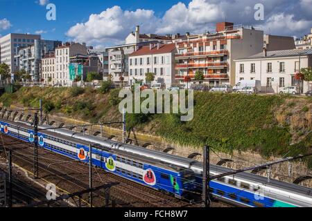 TER RÉGIONAL COMMUTER TRAIN Banque D'Images