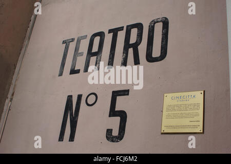 Rome, Italie. 13 Jan, 2016. 'Teatro n°5', Federico Fellini's favorite studio, au complexe de studios de cinéma Cinecittà à Rome, Italie, 13 janvier 2016. PHOTO : CAROLA FRENTZEN/DPA/Alamy Live News Banque D'Images