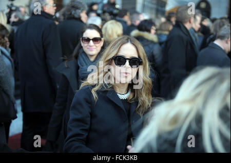 Montréal, Canada. 22 janvier, 2016. Julie Snyder arrivedto les funérailles de l'agent canadien des artistes René Angélil, le mari de la chanteuse Céline Dion, qui a eu lieu à la basilique Notre-Dame, Canada le 22 janvier 2016. photo : KADRI MOHAMED/IMAGESPIC imagespic Crédit :/Alamy Live News Banque D'Images