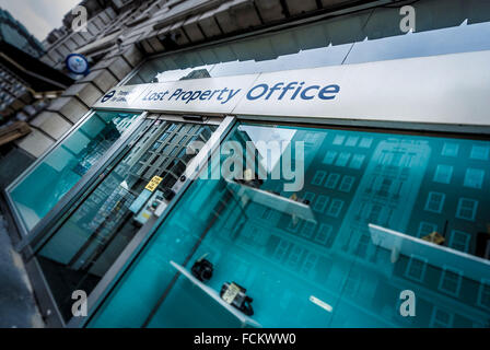 Transport for London Lost Property Office, Londres, Royaume-Uni. Banque D'Images