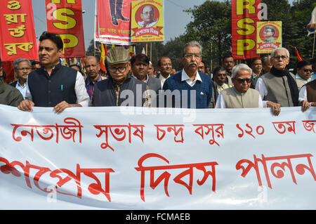 Kolkata, Inde. 23 Jan, 2016. Dirigeants avant gauche tenir rassemblement le 120e anniversaire de la naissance de Netaji Subhas Chandra Bose a célébré à Kolkata. Credit : Tanmoy Bhaduri/Pacific Press/Alamy Live News Banque D'Images