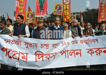 Kolkata, Inde. 23 Jan, 2016. Dirigeants avant gauche tenir rassemblement le 120e anniversaire de la naissance de Netaji Subhas Chandra Bose a célébré à Kolkata. Credit : Tanmoy Bhaduri/Pacific Press/Alamy Live News Banque D'Images