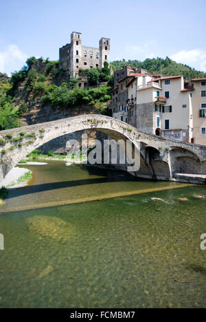 Dolceacqua. Ancien village. Province de Imperia, Italie Banque D'Images