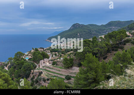 Falaise de la côte ouest de Majorque, Espagne en ligne Banque D'Images