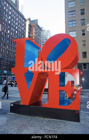 New York : sculpture amour,un travail Pop Art par l'artiste américain Robert Indiana Banque D'Images