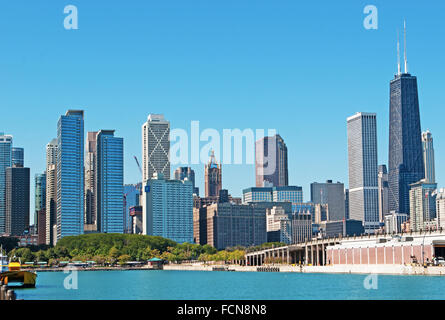 Le lac Michigan, Chicago, Illinois, États-Unis d'Amérique, USA, skyline de Navy Pier, John Hancock Center Banque D'Images