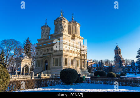 Le Monastère de Curtea de Arges connu parce que de la légende du maître Manole architecte. C'est un monument en Valachie médiévale, Roumanie Banque D'Images