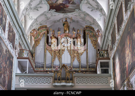 Collégiale Saint Pierre orgue intérieur à Salzbourg, Autriche. Banque D'Images