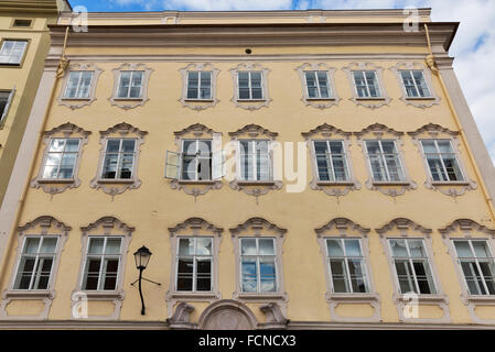 Façade de maison baroque de Salzbourg, Autriche Banque D'Images