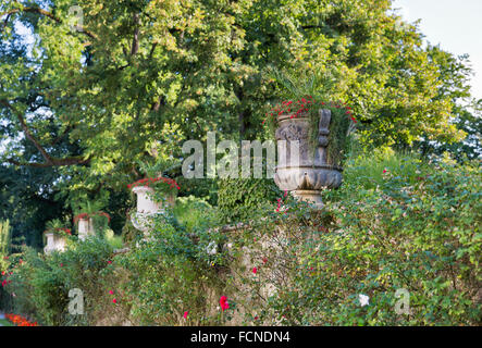 Monde célèbres jardins de Mirabell au coeur de la vieille ville de Salzbourg, Autriche Banque D'Images