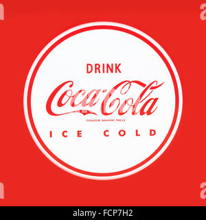 Vintage signe montrant la boisson Coca-Cola Ice Cold Coca-Cola Marque Reg Banque D'Images